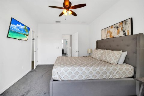 Townhouse in Clermont, Florida 3 bedrooms, 138.8 sq.m. № 2101621 - photo 12