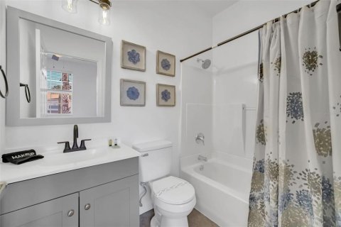 Townhouse in Clermont, Florida 3 bedrooms, 138.8 sq.m. № 2101621 - photo 6