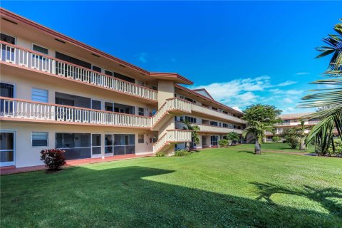 Condo in Hollywood, Florida, 1 bedroom  № 2002708 - photo 27