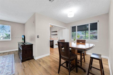 Villa ou maison à vendre à Oakland Park, Floride: 3 chambres, 101.45 m2 № 1966685 - photo 4