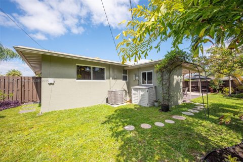 Villa ou maison à vendre à Oakland Park, Floride: 3 chambres, 101.45 m2 № 1966685 - photo 27