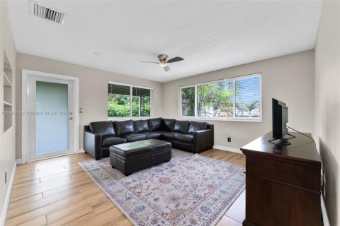 Villa ou maison à vendre à Oakland Park, Floride: 3 chambres, 101.45 m2 № 1966685 - photo 3