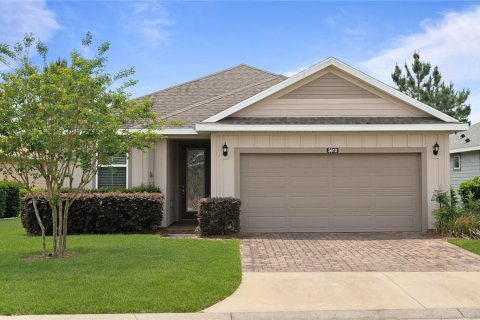 House in Ocala, Florida 2 bedrooms, 135.08 sq.m. № 1673748 - photo 1