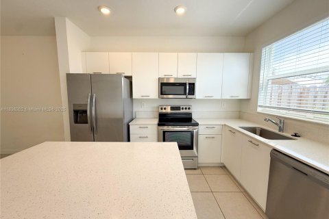 Townhouse in Miami, Florida 3 bedrooms, 123.37 sq.m. № 1823640 - photo 4