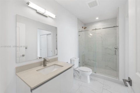 Apartment in Hallandale Beach, Florida 1 bedroom, 79.8 sq.m. № 2042934 - photo 20
