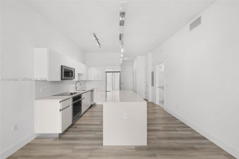 Apartment in Hallandale Beach, Florida 1 bedroom, 79.8 sq.m. № 2042934 - photo 14