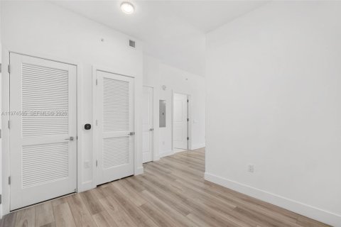 Apartment in Hallandale Beach, Florida 1 bedroom, 79.8 sq.m. № 2042934 - photo 9