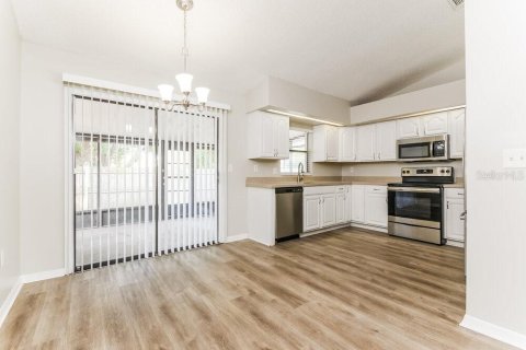 Casa en alquiler en Kissimmee, Florida, 3 dormitorios, 132.11 m2 № 1914511 - foto 7