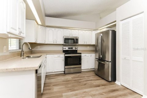 Casa en alquiler en Kissimmee, Florida, 3 dormitorios, 132.11 m2 № 1914511 - foto 9