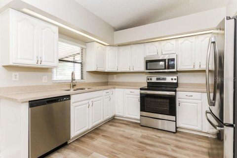 Casa en alquiler en Kissimmee, Florida, 3 dormitorios, 132.11 m2 № 1914511 - foto 8