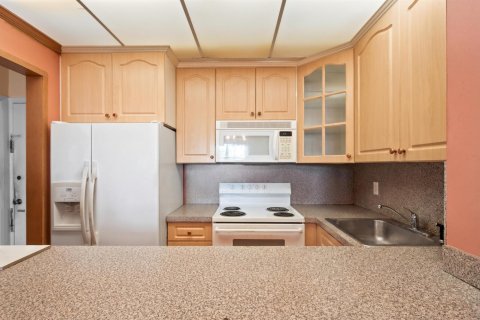 Купить кондоминиум в Холливуд, Флорида 3 комнаты, 61.78м2, № 2146706 - фото 2