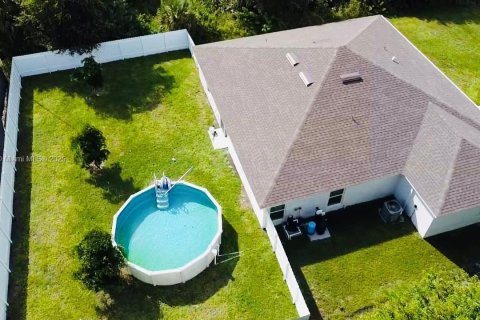 House in Lehigh Acres, Florida 4 bedrooms, 167.69 sq.m. № 1938894 - photo 11