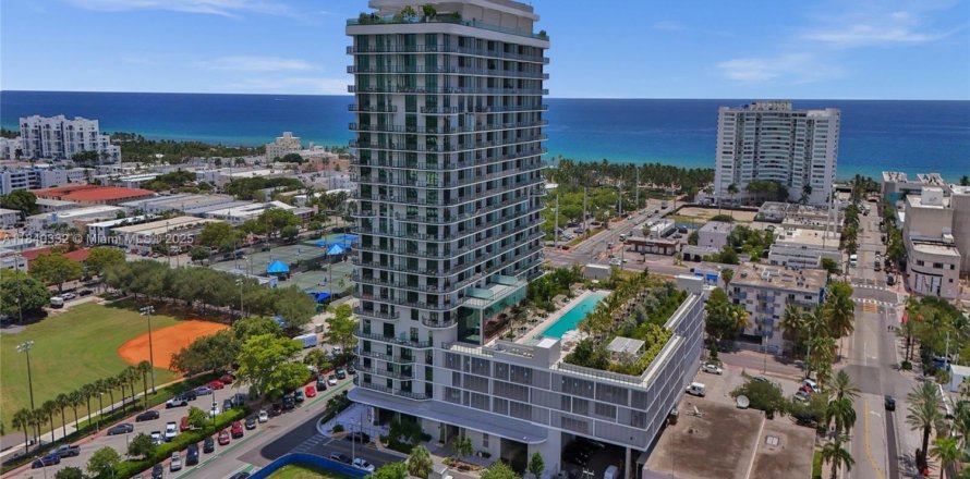 Condominio en Miami Beach, Florida, 2 dormitorios № 1857055