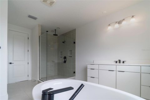 Casa en venta en Orlando, Florida, 4 dormitorios, 417.6 m2 № 1912103 - foto 22
