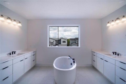 Casa en venta en Orlando, Florida, 4 dormitorios, 417.6 m2 № 1912103 - foto 20
