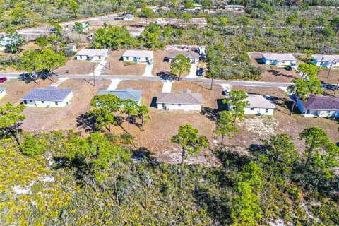House in Lake Placid, Florida 3 bedrooms, 106.65 sq.m. № 2117144 - photo 16