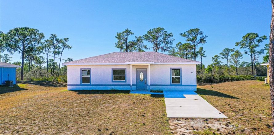 House in Lake Placid, Florida 3 bedrooms, 106.65 sq.m. № 2117144