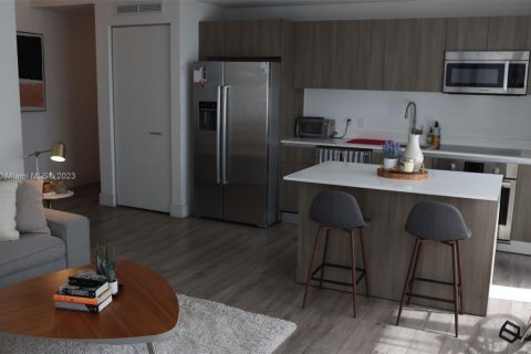 Condo in Miami, Florida, 1 bedroom  № 2013442 - photo 3