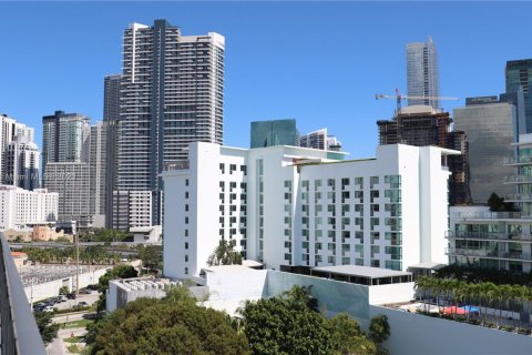Condo in Miami, Florida, 1 bedroom  № 2013442 - photo 30