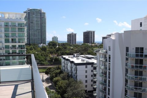 Condo in Miami, Florida, 1 bedroom  № 2013442 - photo 27