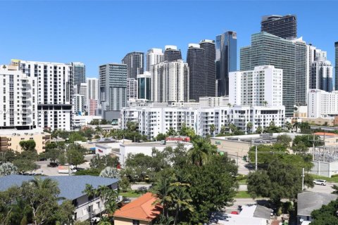 Condo in Miami, Florida, 1 bedroom  № 2013442 - photo 28