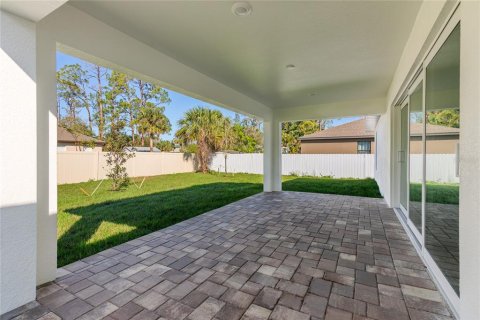 House in North Port, Florida 4 bedrooms, 173.54 sq.m. № 1598718 - photo 10