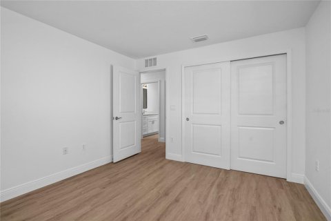 House in North Port, Florida 4 bedrooms, 173.54 sq.m. № 1598718 - photo 6