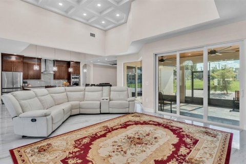 House in Winter Haven, Florida 4 bedrooms, 283.35 sq.m. № 1815668 - photo 17
