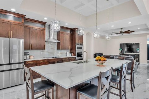 House in Winter Haven, Florida 4 bedrooms, 283.35 sq.m. № 1815668 - photo 6