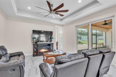 House in Winter Haven, Florida 4 bedrooms, 283.35 sq.m. № 1815668 - photo 21