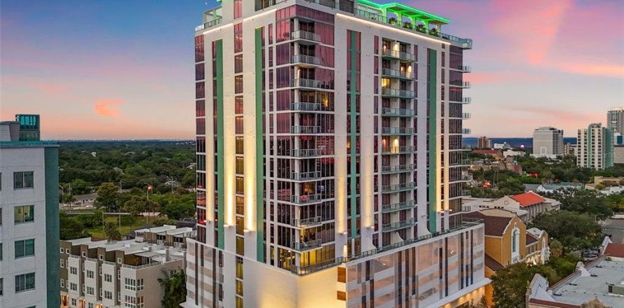 Condominio en Saint Petersburg, Florida, 1 dormitorio № 1821390