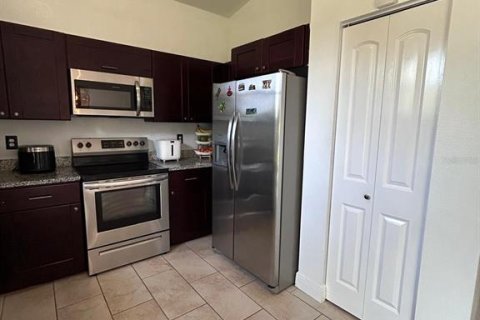 House in Tampa, Florida 3 bedrooms, 124.49 sq.m. № 2107378 - photo 17