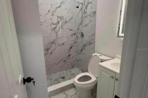 House in Tampa, Florida 3 bedrooms, 124.49 sq.m. № 2107378 - photo 30