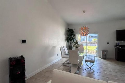 House in Tampa, Florida 3 bedrooms, 124.49 sq.m. № 2107378 - photo 15