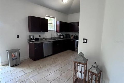 House in Tampa, Florida 3 bedrooms, 124.49 sq.m. № 2107378 - photo 16