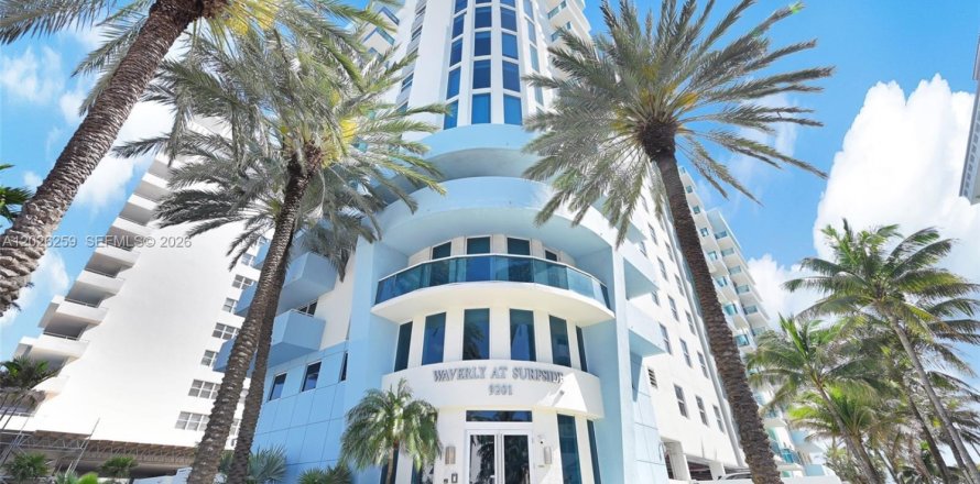 Condo à Surfside, Floride, 2 chambres  № 2240519