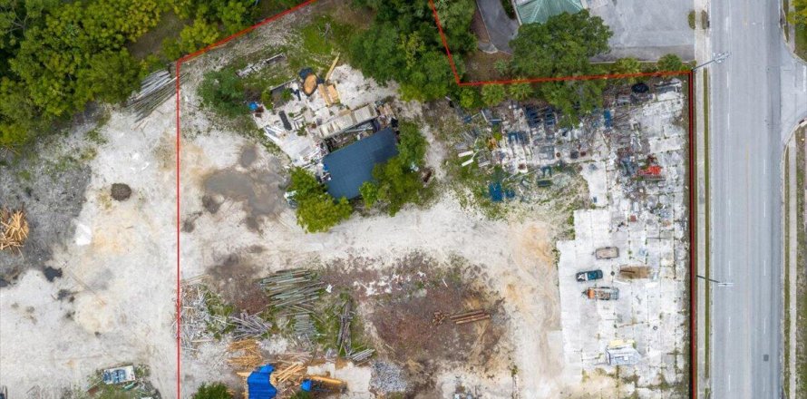 Commercial property in Palatka, Florida № 767917