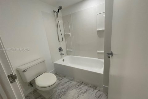 Condominio en alquiler en Sunny Isles Beach, Florida, 2 dormitorios, 116.22 m2 № 1996663 - foto 14