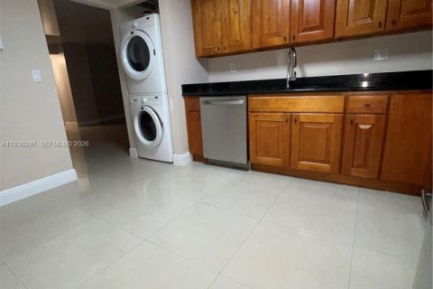 Condominio en alquiler en Sunny Isles Beach, Florida, 2 dormitorios, 116.22 m2 № 1996663 - foto 17