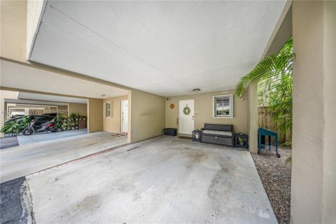 Купить кондоминиум в Майами, Флорида 2 спальни, 87.98м2, № 1969529 - фото 3