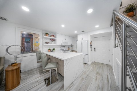 Купить кондоминиум в Майами, Флорида 2 спальни, 87.98м2, № 1969529 - фото 1