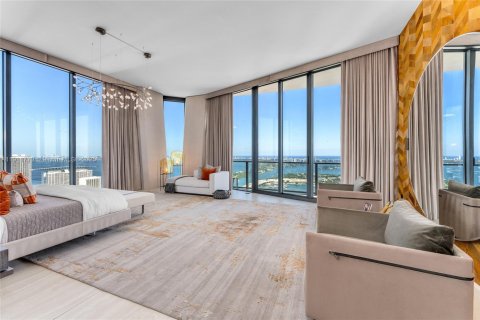 Condo in Miami, Florida, 6 bedrooms № 2016543 - photo 26
