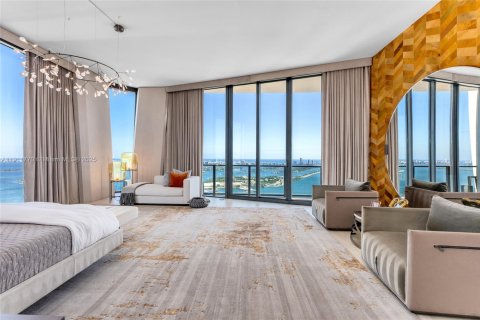 Condo in Miami, Florida, 6 bedrooms № 2016543 - photo 27