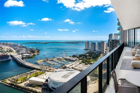 Condo in Miami, Florida, 6 bedrooms № 2016543 - photo 10