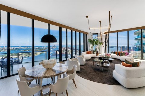 Condo in Miami, Florida, 6 bedrooms № 2016543 - photo 6