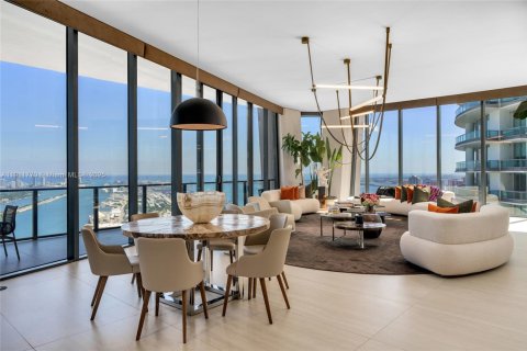 Condo in Miami, Florida, 6 bedrooms № 2016543 - photo 5