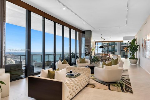Condo in Miami, Florida, 6 bedrooms № 2016543 - photo 15