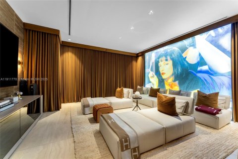 Condo in Miami, Florida, 6 bedrooms № 2016543 - photo 22