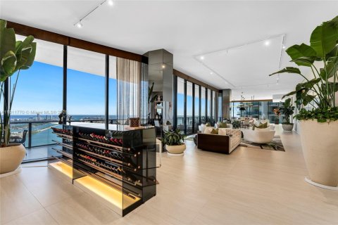 Condo in Miami, Florida, 6 bedrooms № 2016543 - photo 19