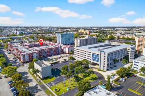 Condominio en alquiler en Hialeah, Florida, 2 dormitorios, 98.29 m2 № 2056639 - foto 20